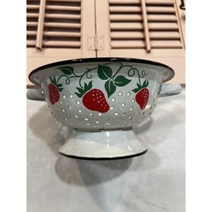 Vintage 1983 Teleflora Strawberry Pattern Enamel Colander‎